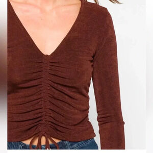 EUC Socialite Azariah Ruche Detail Cropped Knit Top blouse M